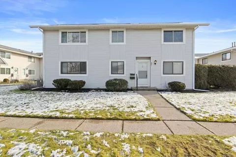 531 Eastbrooke Ln, Rochester, NY 14618