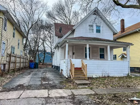 79 Karnes St, Rochester, NY 14606
