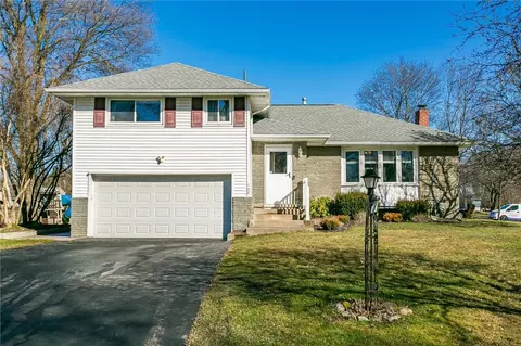 166 Bradford Rd, Pittsford, NY 14534