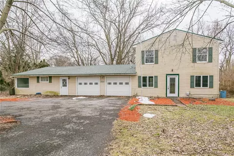 17054 Ridge Rd, Murray, NY 14470