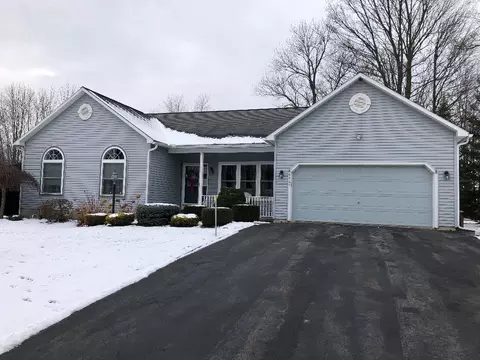 6865 Law Dr, East Syracuse, NY 13057