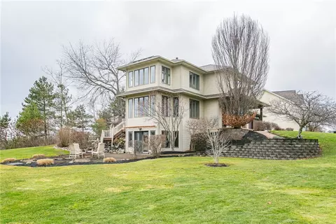 3167 Valley Dr, Walworth, NY 14568