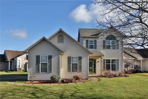 44 Creston Ct, Greece, NY 14612