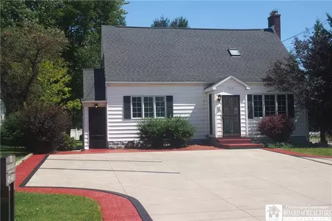 735 Union Rd, West Seneca, NY 14224