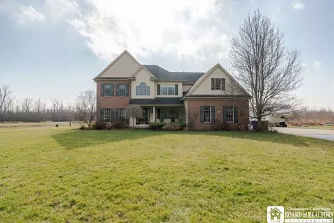 8945 Sesh Rd, Clarence Center, NY 14032