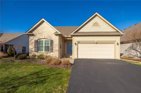 1207 Waterbrook Xing, Webster, NY 14580