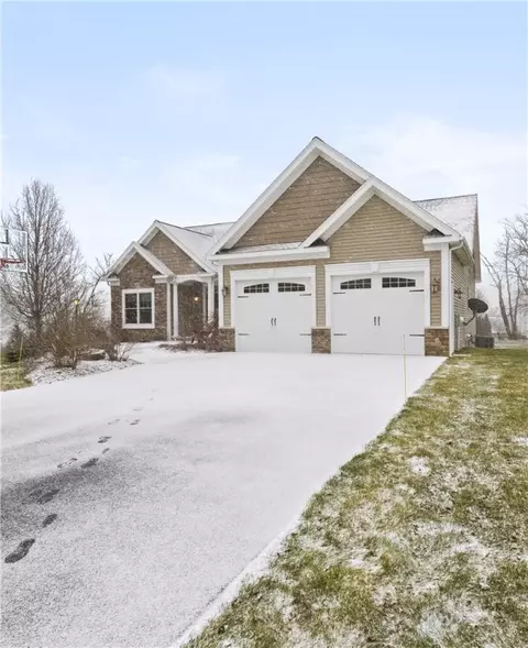 11 Cali Rdg, Fairport, NY 14450