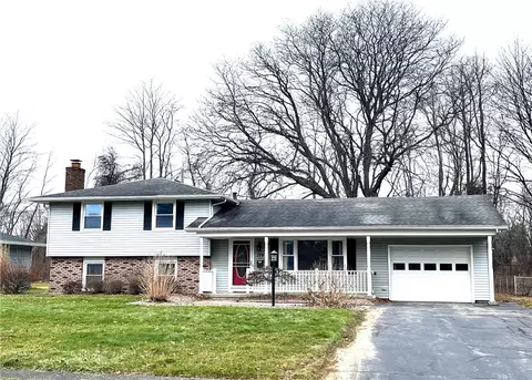 199 Candy Ln, Greece, NY 14615