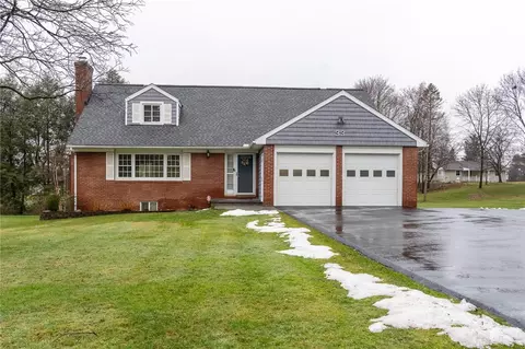 33 Hill Ter, Henrietta, NY 14467