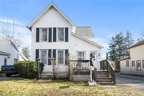 14 Maple St, Seneca Falls, NY 13148