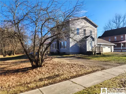 124 East St, Sherman, NY 14781