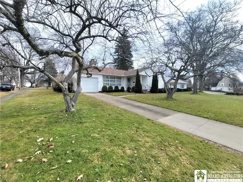 610 Lakeview Ave, Jamestown, NY 14701