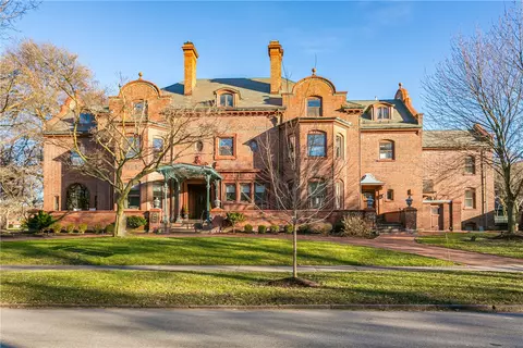 22 Berkeley St, Rochester, NY 14607