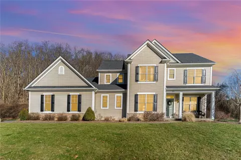 375 Bridlewood Ln, Victor, NY 14564
