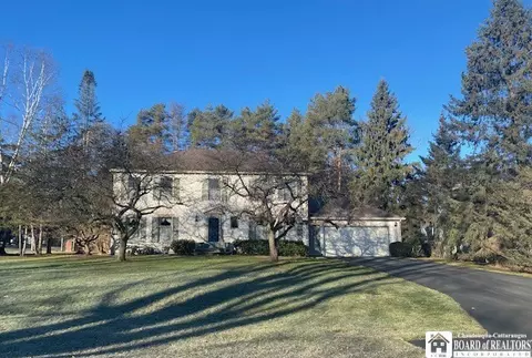 4 Crawford Ln, Busti, NY 14750