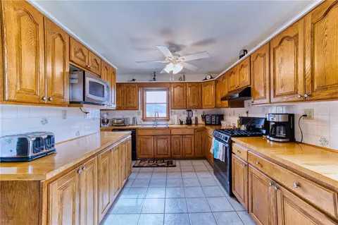 Kitchen - 4255 Decamp Rd, Dundee, NY 14837 photo 4 of 5