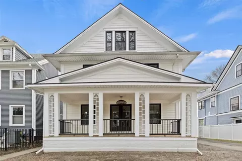 212 Canterbury Rd, Rochester, NY 14607