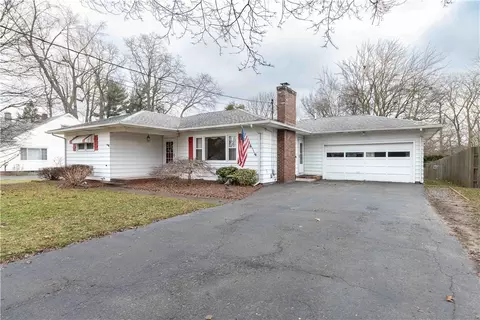 818 Mckinley St, East Rochester, NY 14445