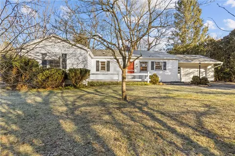 44 Kenmont Dr, Penfield, NY 14526