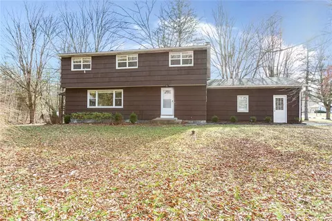 134 Shady Ln, Fayetteville, NY 13066
