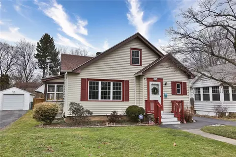 294 Colebourne Rd, Rochester, NY 14609