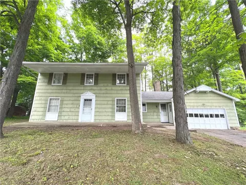 756 Mont Vista Ln, Webster, NY 14580