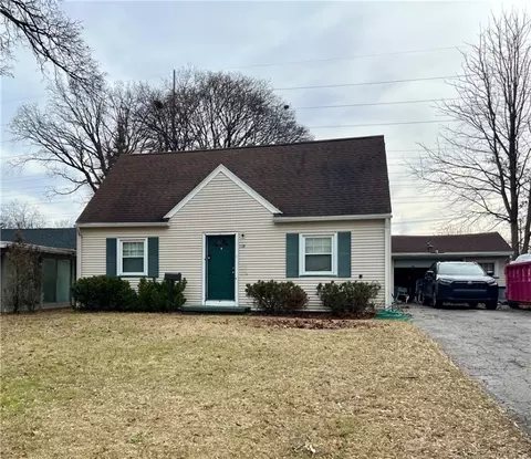 118 Mac Arthur Rd, Greece, NY 14615