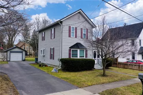 16 Thorpe Ave, Urbana, NY 14840