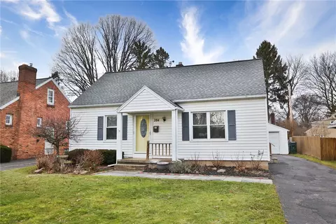 284 Colebourne Rd, Rochester, NY 14609