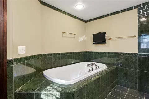 Bath - 37 Suburba Ave, Irondequoit, NY 14617 photo 3 of 4