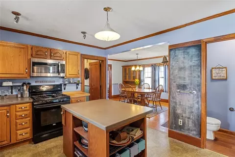 Kitchen - 37 Suburba Ave, Irondequoit, NY 14617 photo 2 of 2