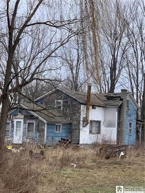 8925 Sesh Rd, Clarence, NY 14032