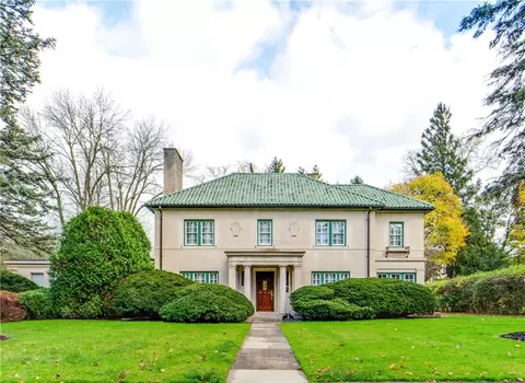 48 Grosvenor Rd, Brighton, NY 14610