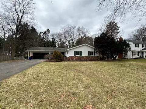 37 Kirklees Rd, Pittsford, NY 14534