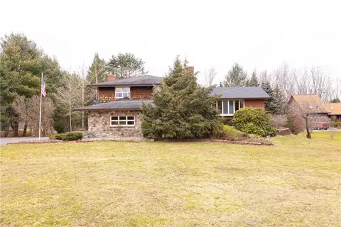 1339 Whitney Rd, Ontario, NY 14519