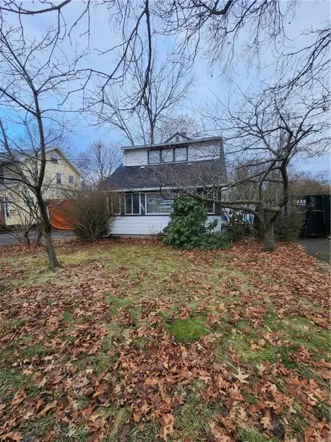 104 Bayton Dr, Irondequoit, NY 14622