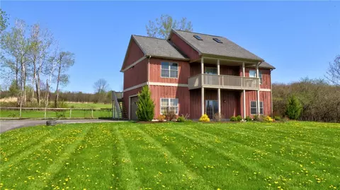 1266 Oberon Dr, King Ferry, NY 13081