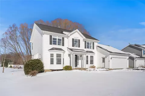 132 Forest Glen Dr, Greece, NY 14612