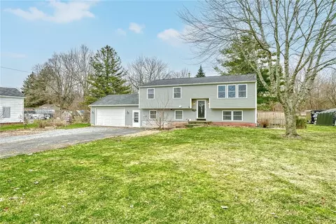 1778 Kenyon Rd, Ontario, NY 14519