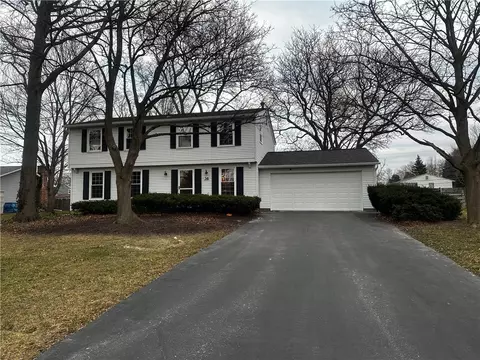 36 Quesada Dr, Greece, NY 14612