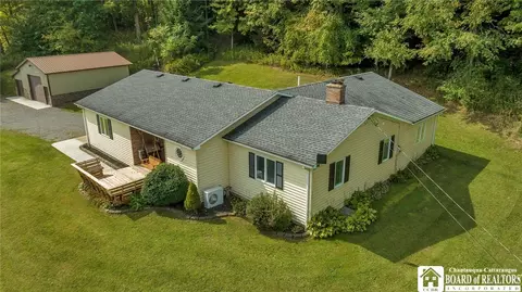 10461 Maltbie Rd, Gowanda, NY 14070