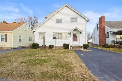 327 Lone Oak Ave, Greece, NY 14616