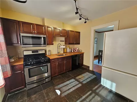 147 Walzer Rd, Irondequoit, NY 14622 photo 11