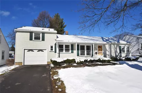 710 Denise Rd, Greece, NY 14616
