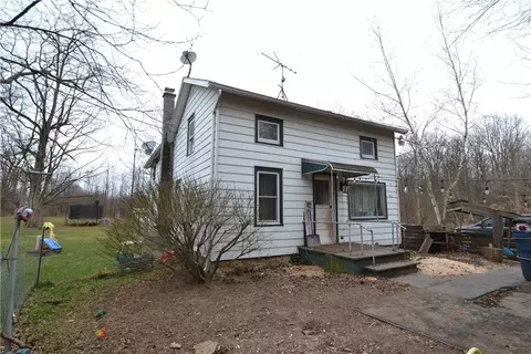 7661 Mcmullen Rd, Lyons, NY 14489