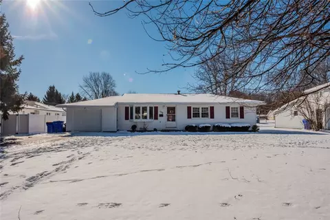 160 Mendota Dr, Greece, NY 14626