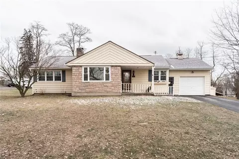 6910 Hutchinson St, Pavilion, NY 14525