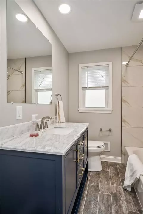 Bath - 140 Eugene St, Gates, NY 14606 photo 2 of 5