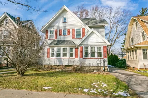 252 Culver Pkwy, Irondequoit, NY 14609