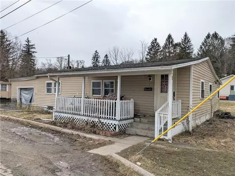 23 Pine St, Canisteo, NY 14823